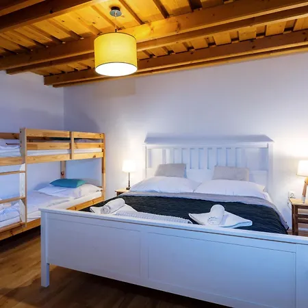 Apartment Apartmanica Fairy Tale, Jasna - Tale- Myto Pod Dumbierom, 3 In 1 House, Fireplace, Free Parking Horna Lehota