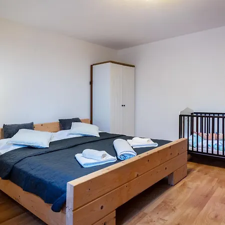 Apartment Apartmanica Fairy Tale, Jasna - Tale- Myto Pod Dumbierom, 3 In 1 House, Fireplace, Free Parking Horna Lehota