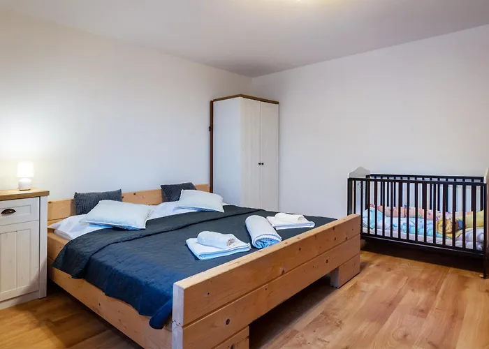 Apartment Apartmanica Fairy Tale, Jasna - Tale- Myto Pod Dumbierom, 3 In 1 House, Fireplace, Free Parking Horna Lehota