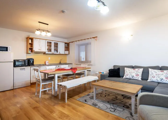 Apartment Apartmanica Fairy Tale, Jasna - Tale- Myto Pod Dumbierom, 3 In 1 House, Fireplace, Free Parking